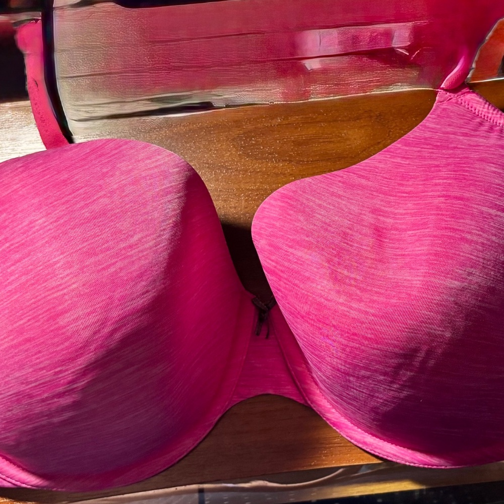 Pink Cacique T-shirt bra